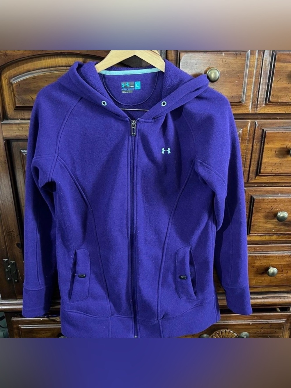 Under Armour Women’s Full Zip Jacket in Vibrant Purple Large